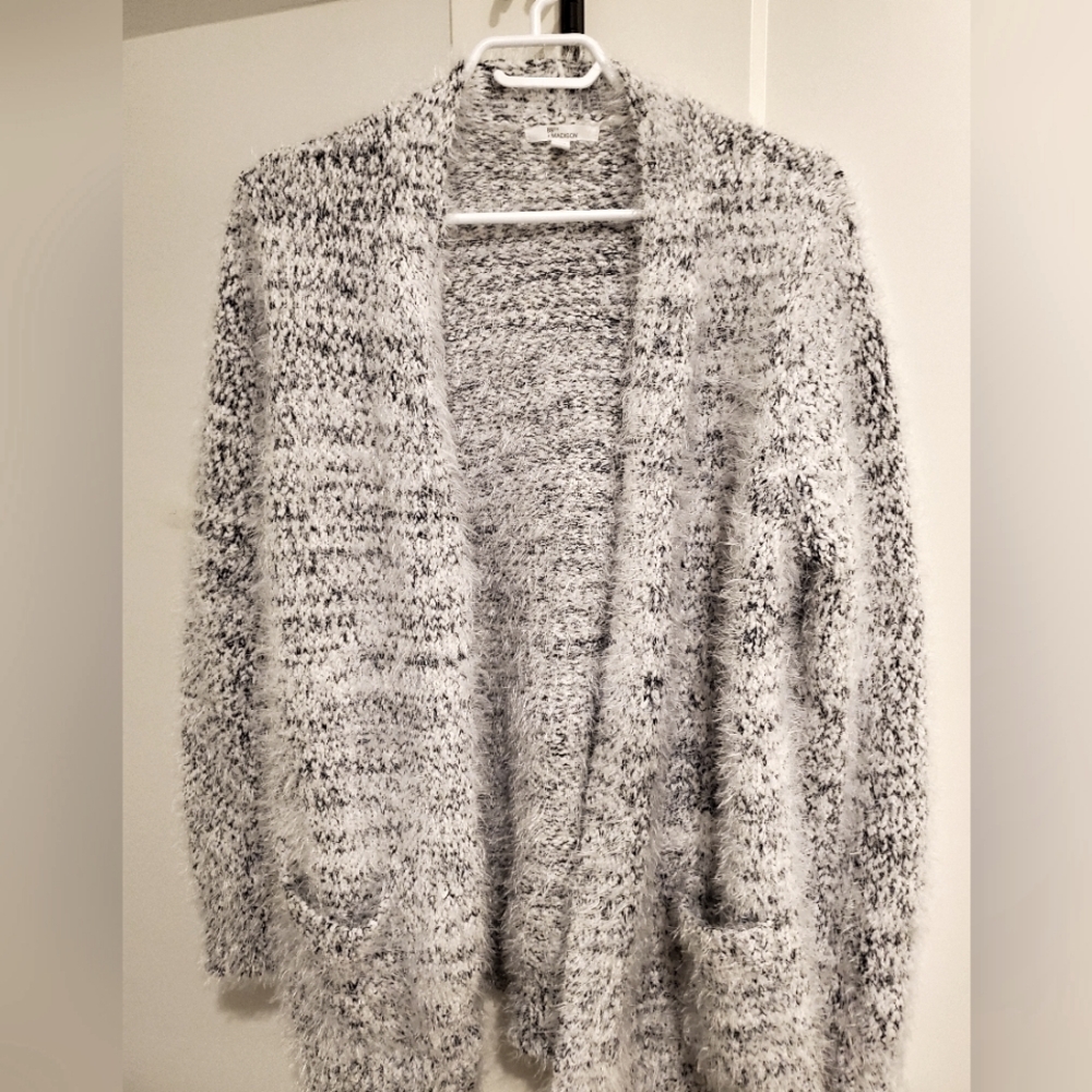 89th & Madison NWOT- Cozy Women's Black/White Sweater SUPER SOFT, Lds.size MED. - Picture 4 of 8